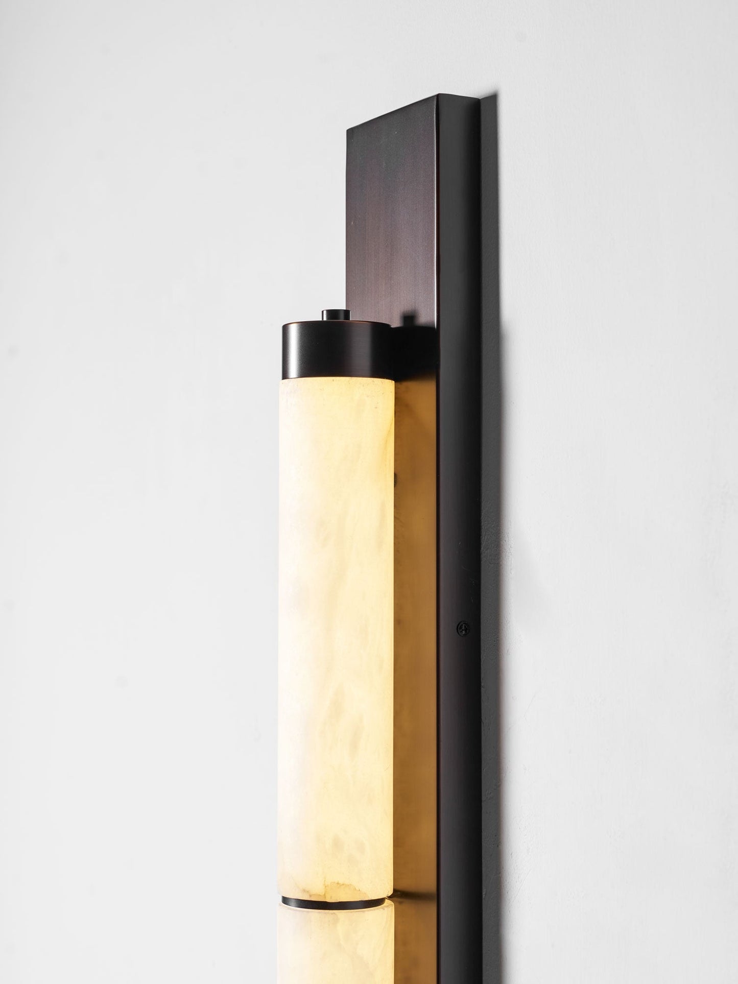 Columnar Alabaster Sconce - Elegant Wall Light with Warm Glow & Durabl