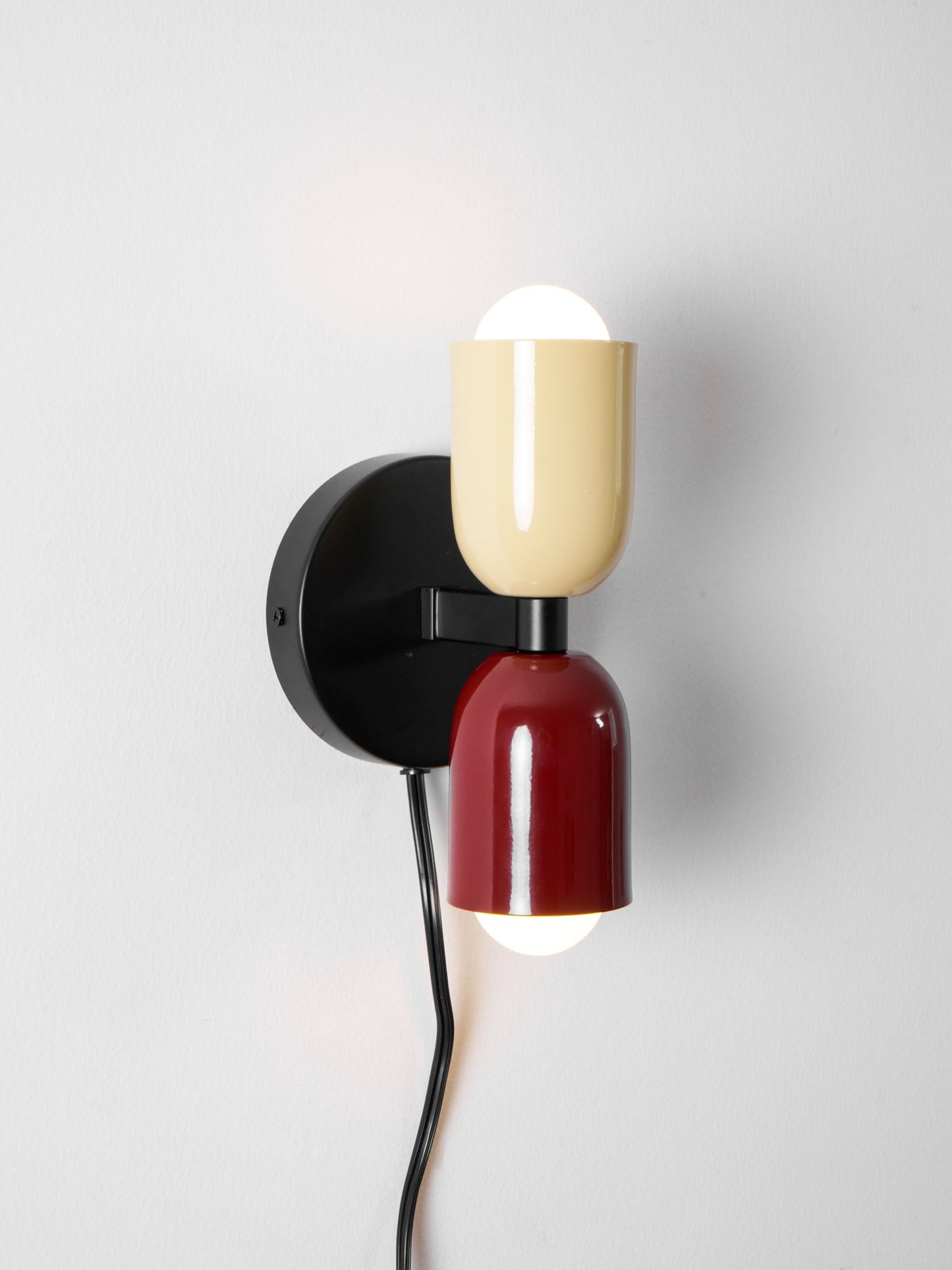 Couleur Double Plug-In Wall Lamp with Adjustable Brightness and Modern