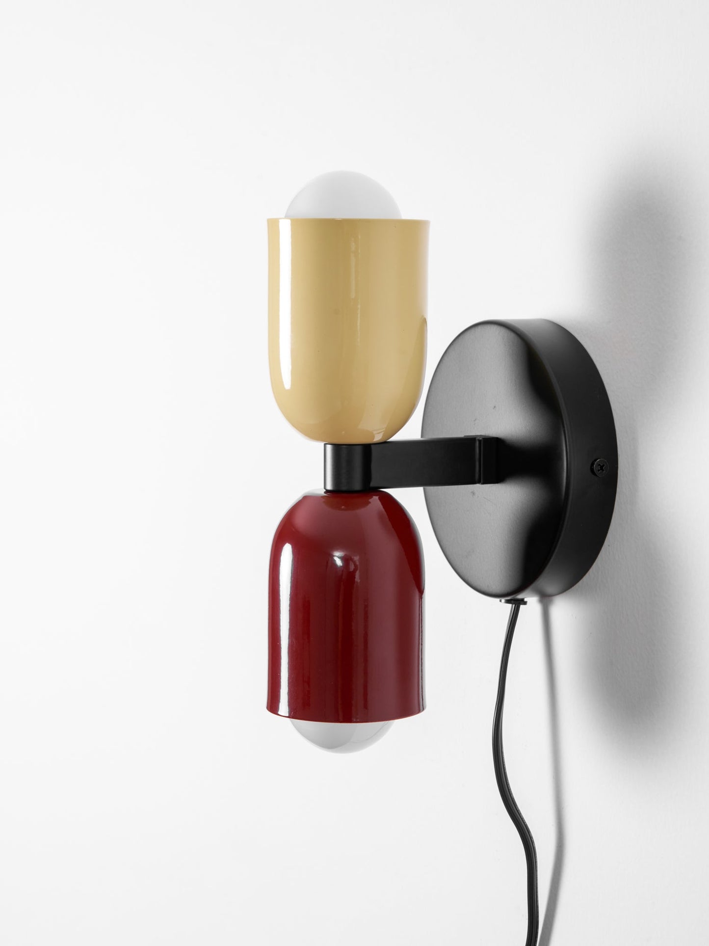 Couleur Double Plug-In Wall Lamp with Adjustable Brightness and Modern