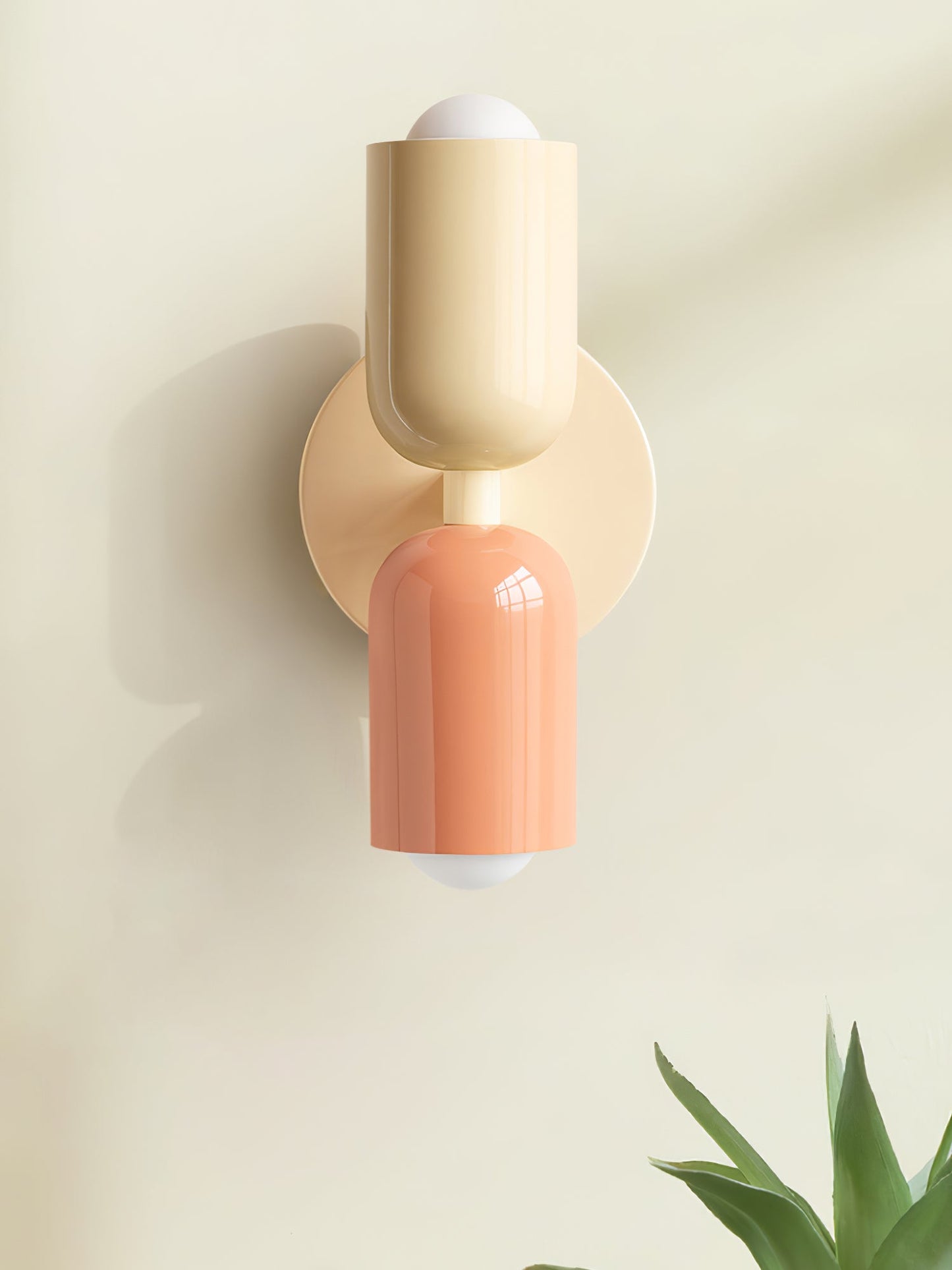 Couleur Double Plug-In Wall Lamp with Adjustable Brightness and Modern