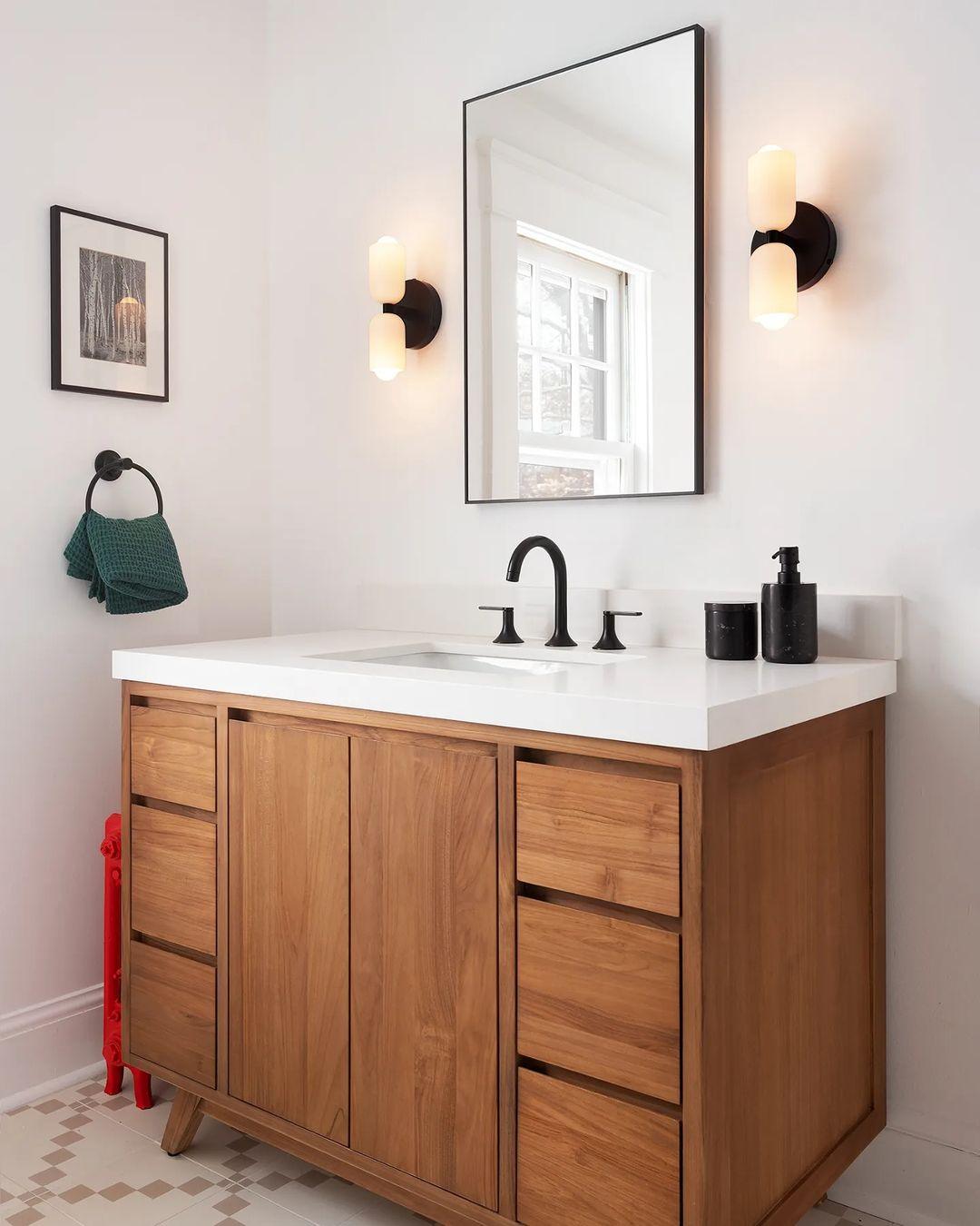 Couleur Double Plug-In Wall Lamp with Adjustable Brightness and Modern