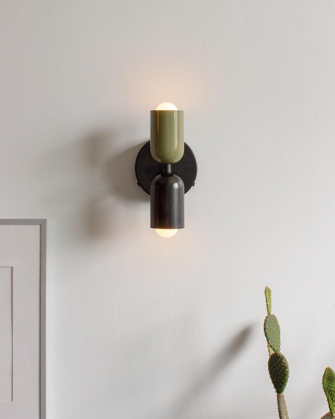 Couleur Double Plug-In Wall Lamp with Adjustable Brightness and Modern