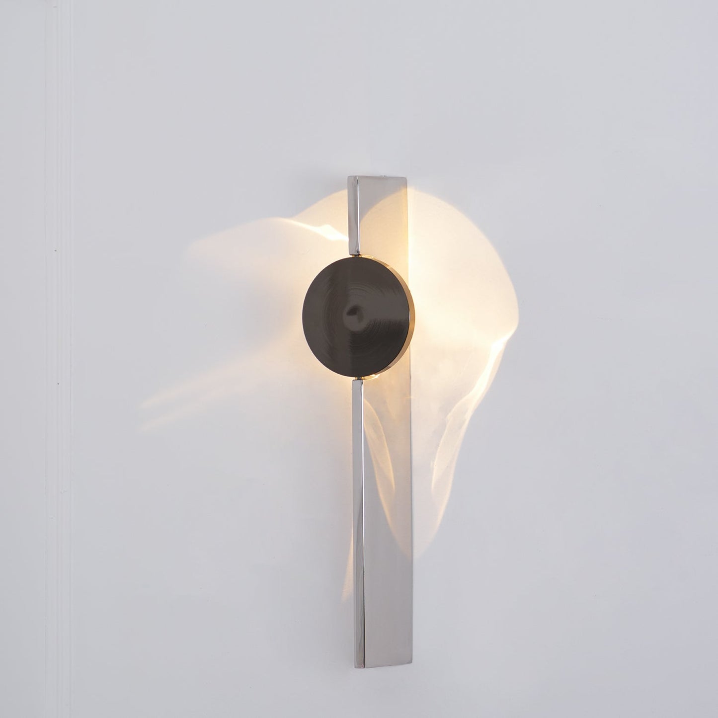 Kinetic Shadow Wall Lamp - Adjustable Lighting & Dynamic Shadow Effect