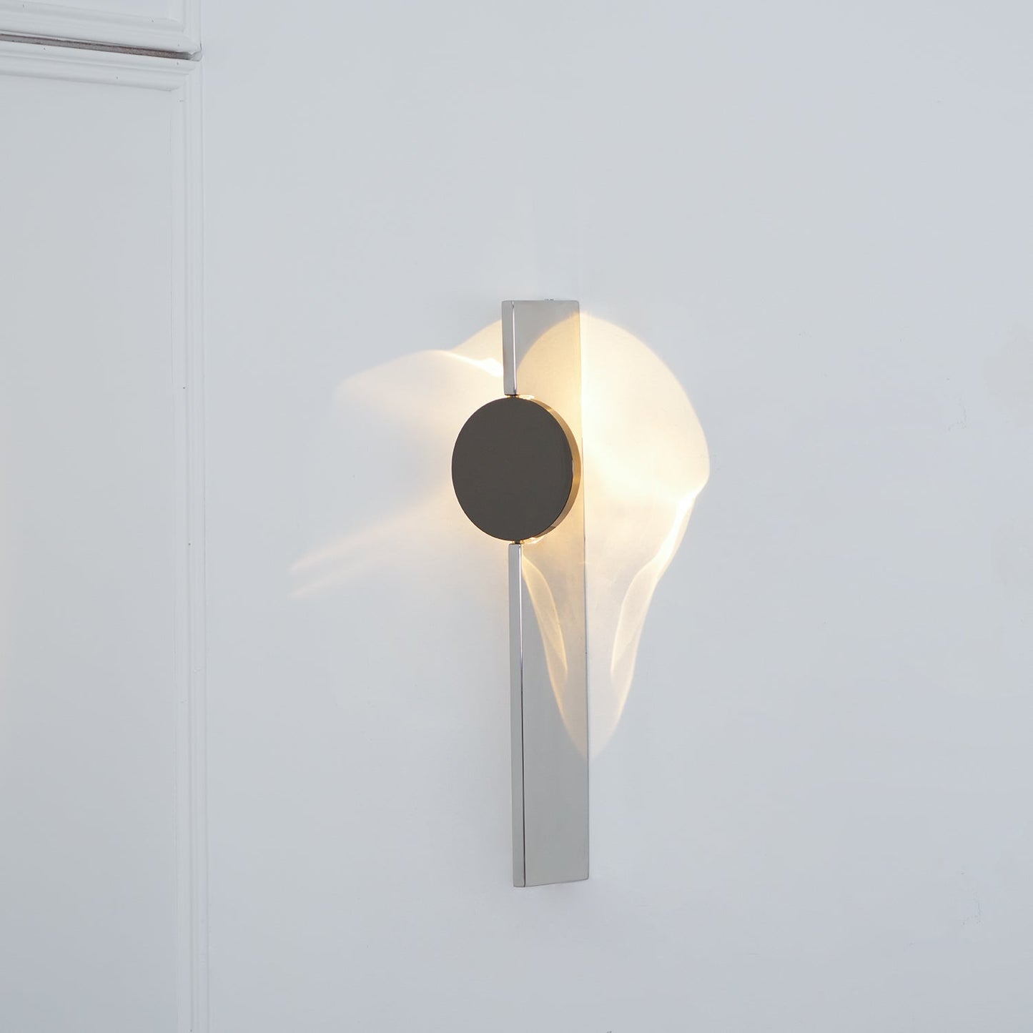 Kinetic Shadow Wall Lamp - Adjustable Lighting & Dynamic Shadow Effect