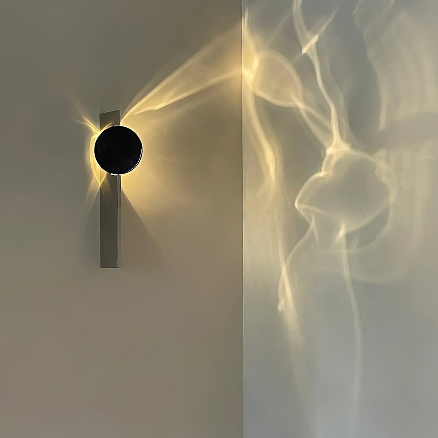 Kinetic Shadow Wall Lamp - Adjustable Lighting & Dynamic Shadow Effect