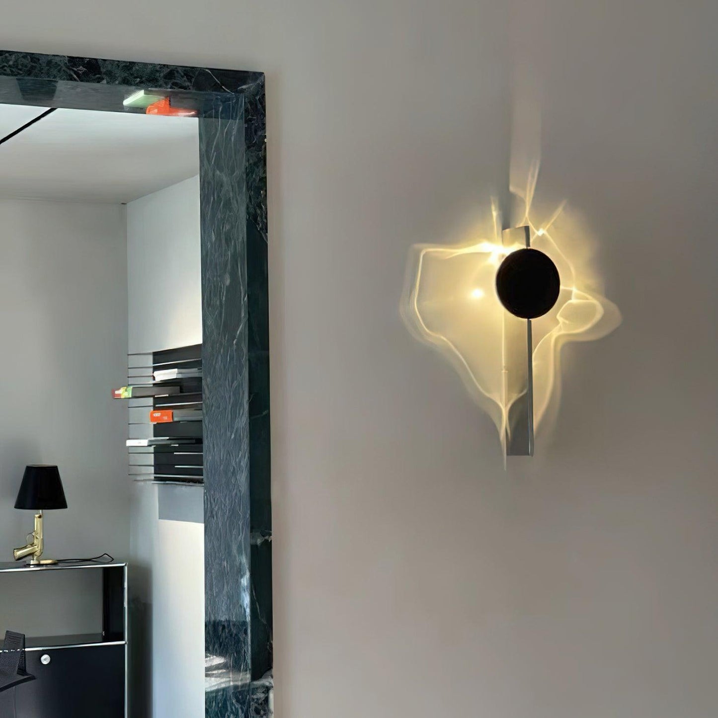 Kinetic Shadow Wall Lamp - Adjustable Lighting & Dynamic Shadow Effect
