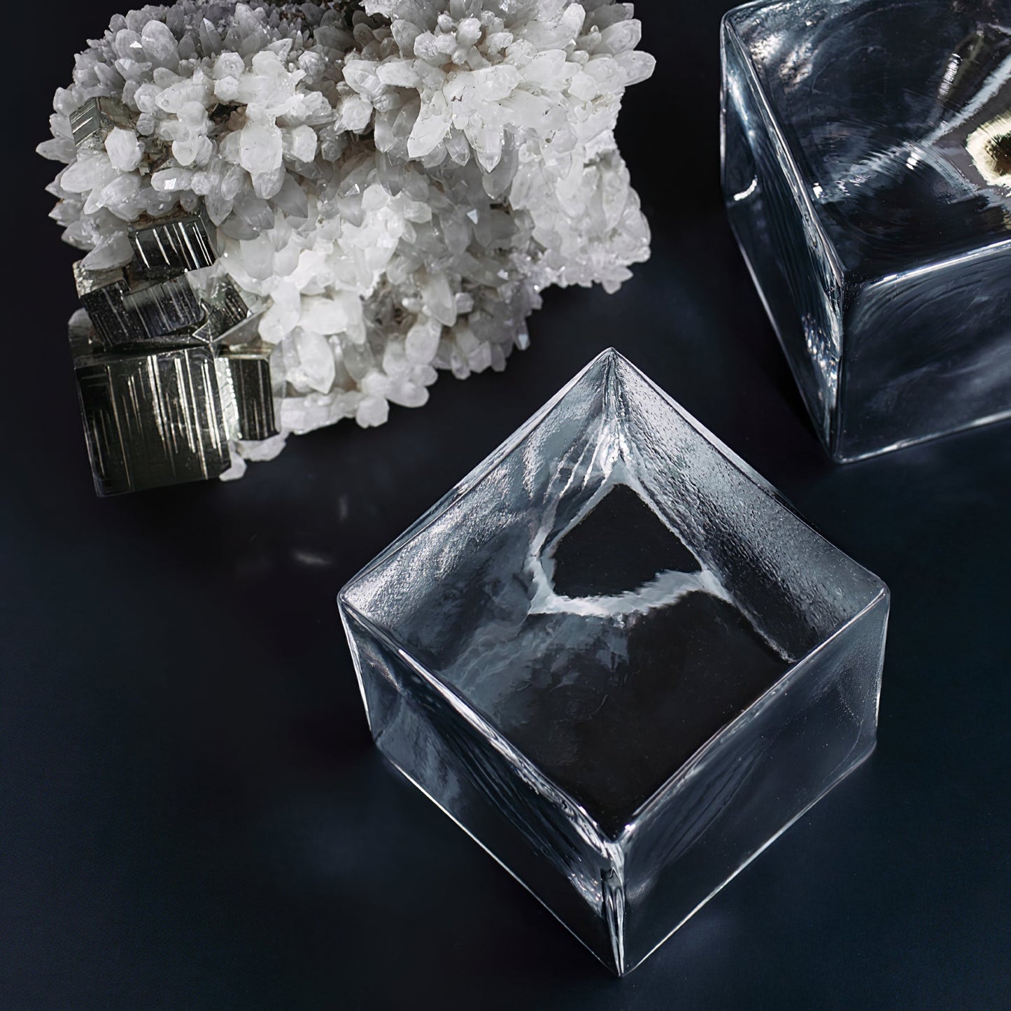 Cubic Luster Cascade Chandelier – Elegant Design with Adjustable Heigh