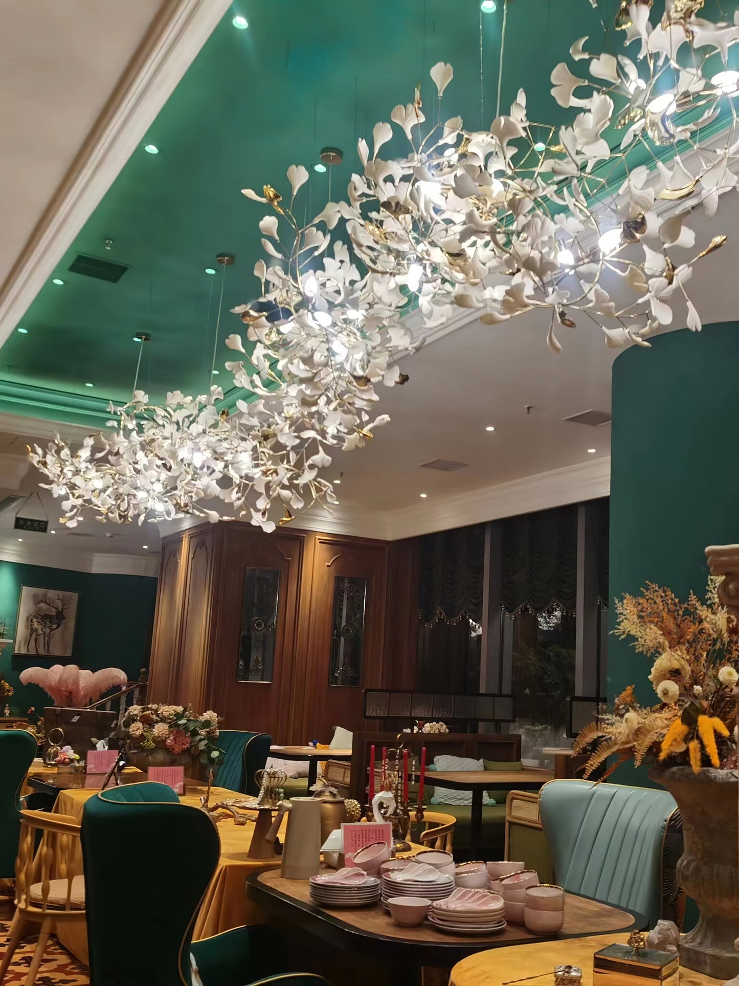 Gingko Leaves Chandelier - Elegant Design with Adjustable Brightness