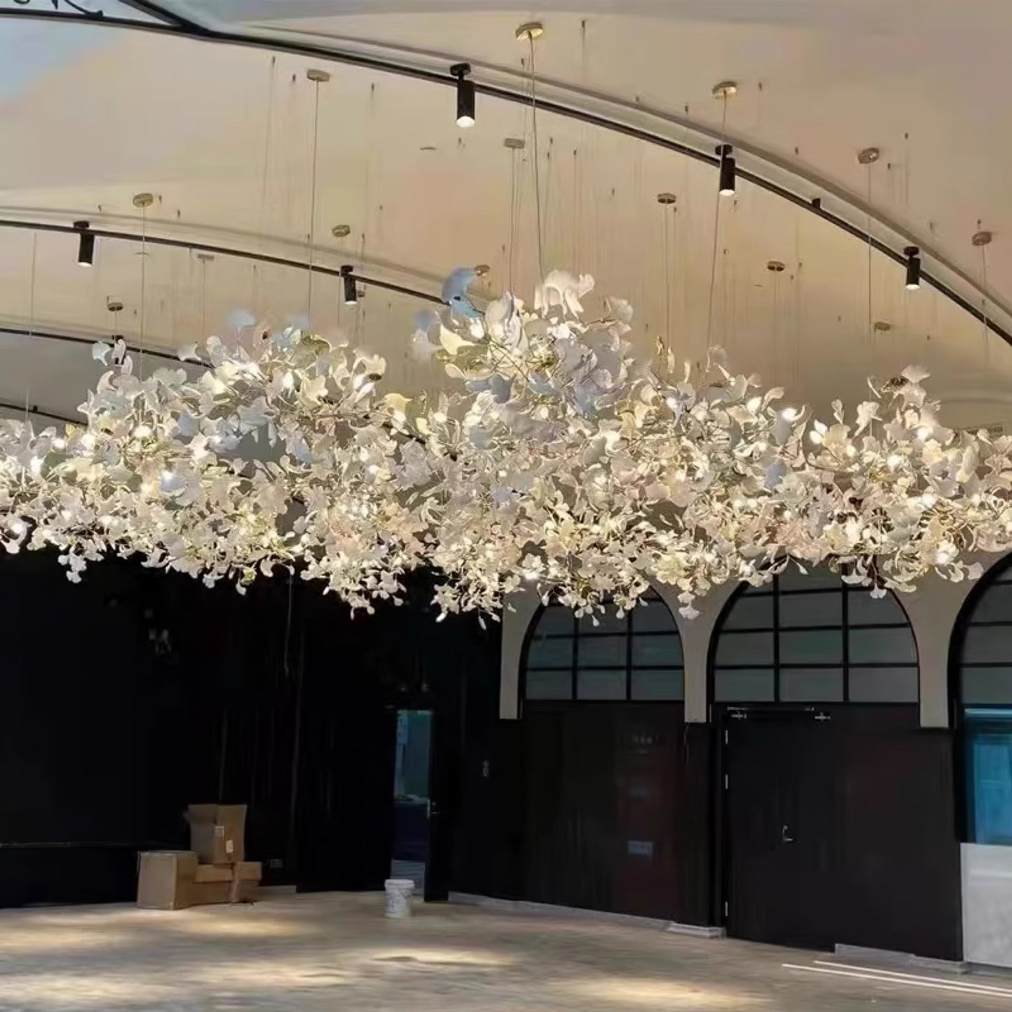 Gingko Leaves Chandelier - Elegant Design with Adjustable Brightness