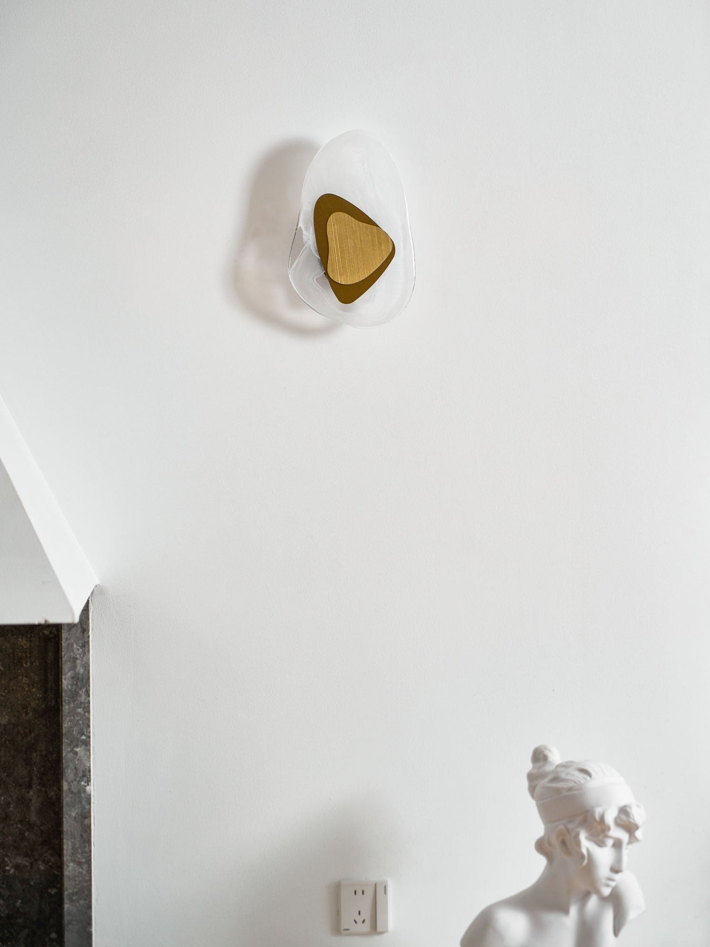DC1725 Professional Wall Lamp with Adjustable Brightness & Modern Desi