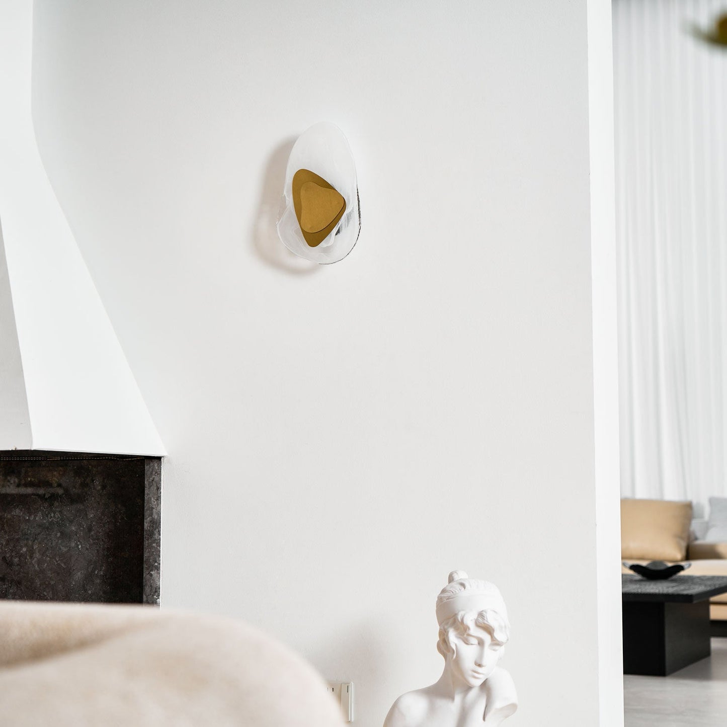 DC1725 Professional Wall Lamp with Adjustable Brightness & Modern Desi