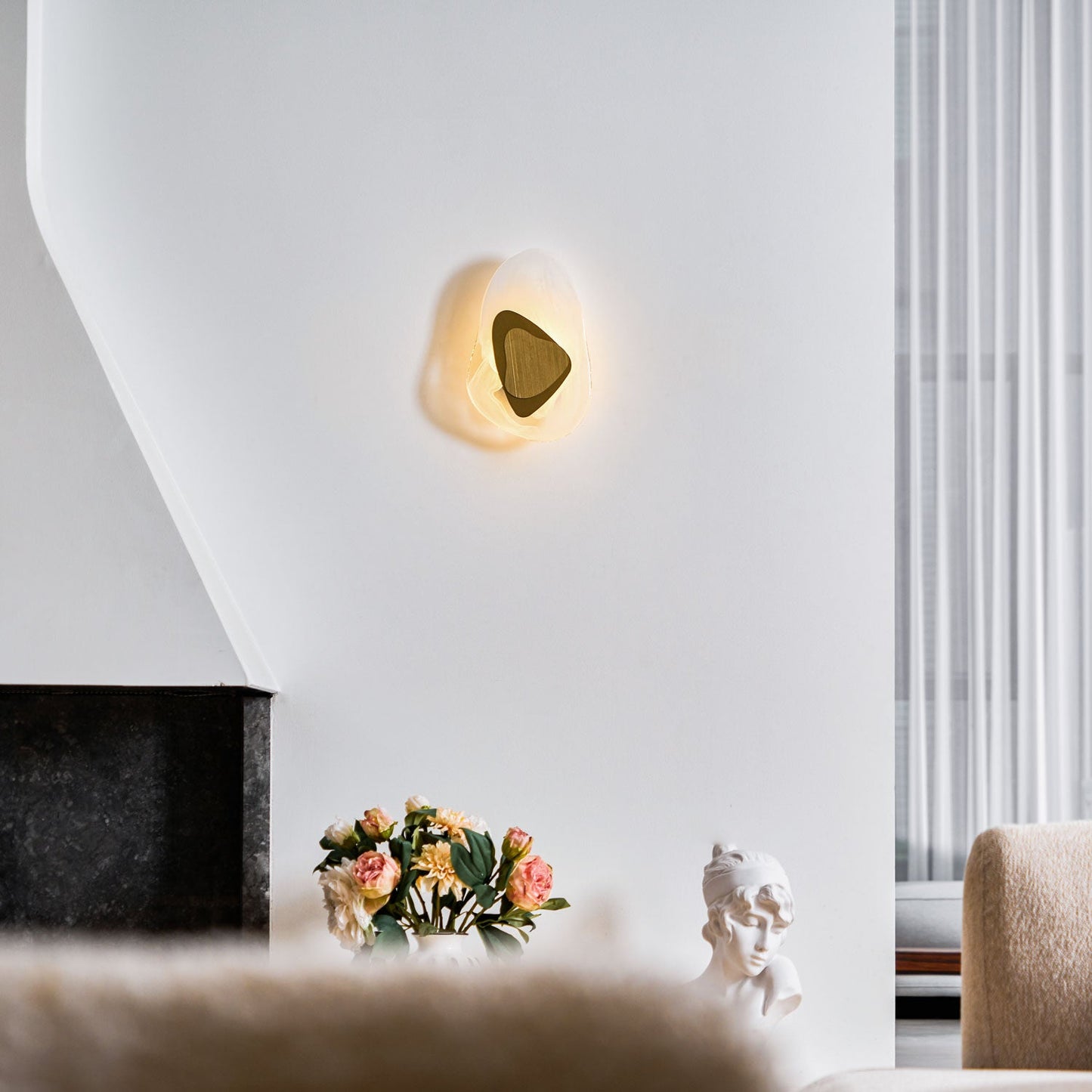 DC1725 Professional Wall Lamp with Adjustable Brightness & Modern Desi