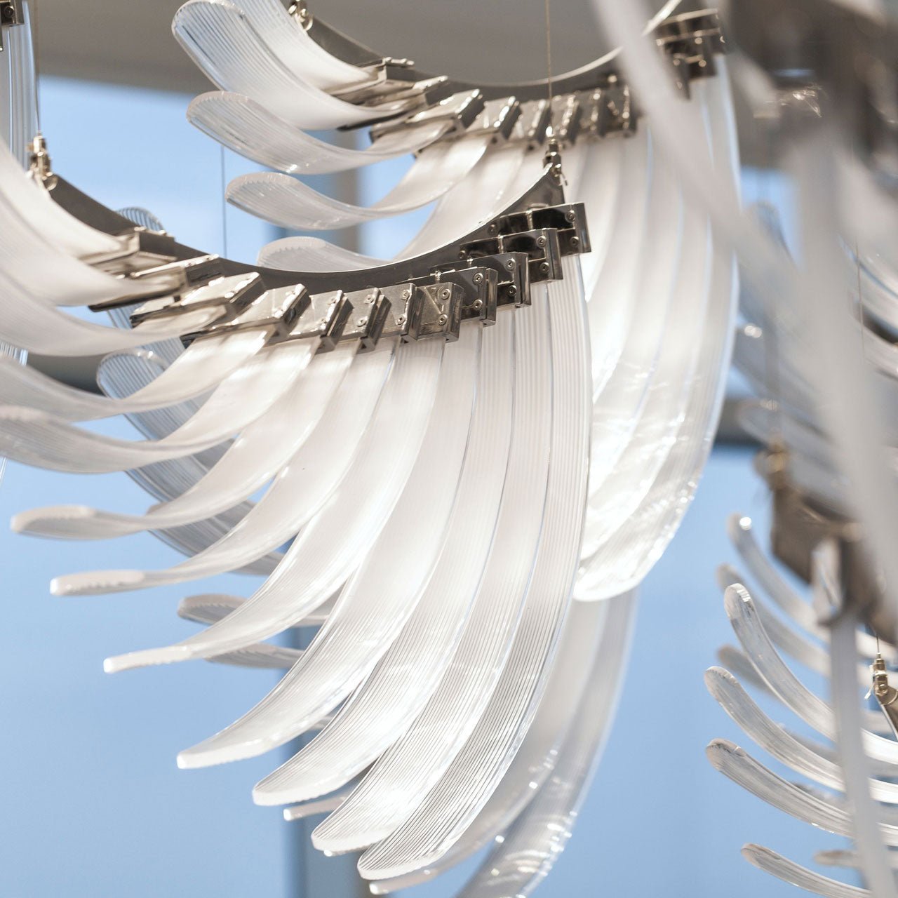 Elegant Bird Feather LED Chandelier with Adjustable Brightness & Moder