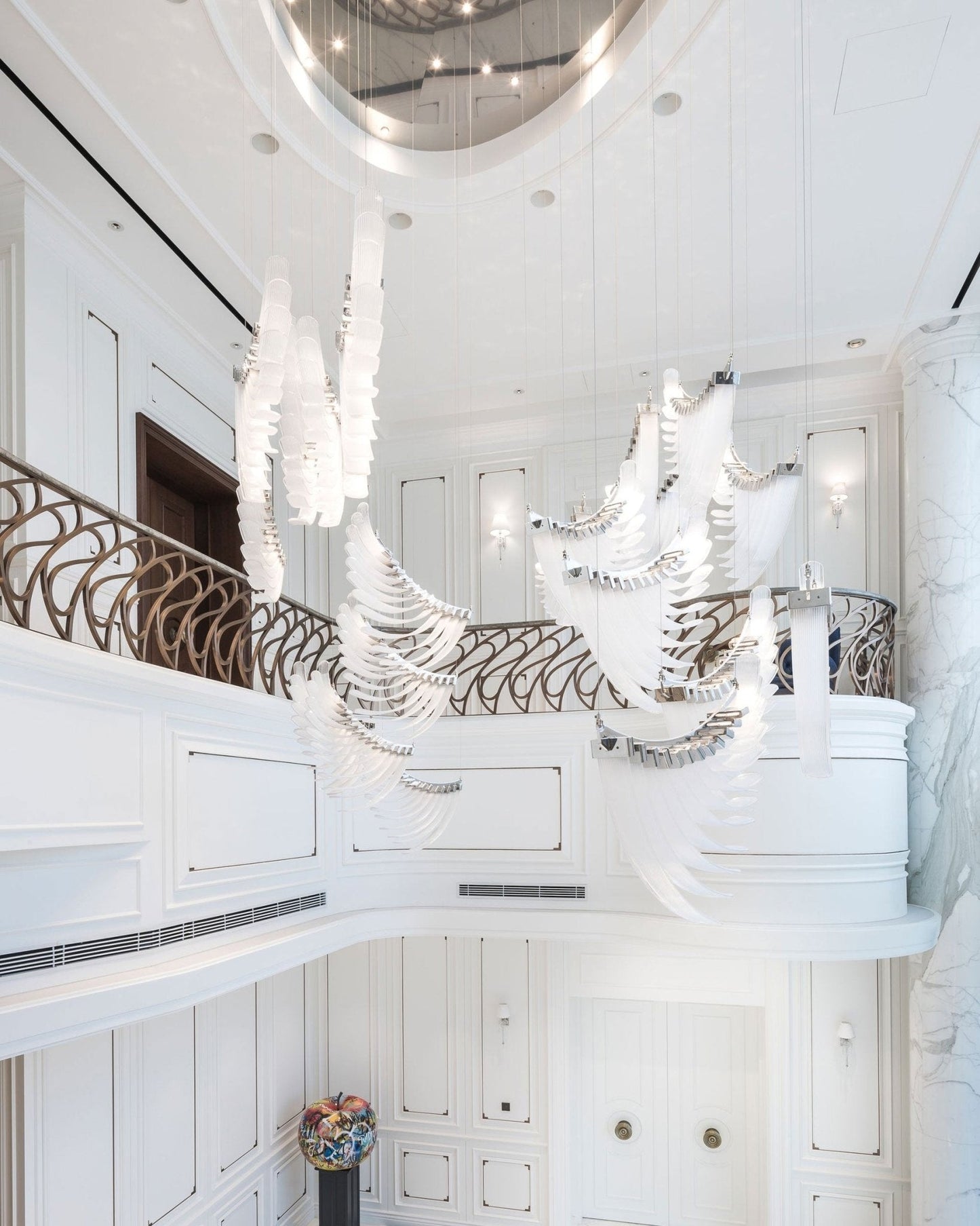 Elegant Bird Feather LED Chandelier with Adjustable Brightness & Moder