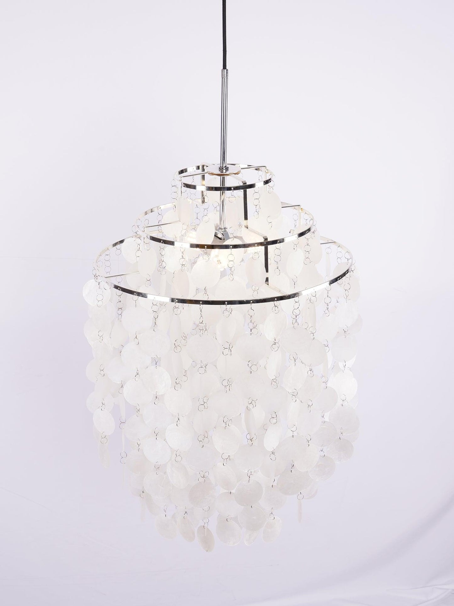 Elegant Round Shell Chandelier with Adjustable Height & Soft Lighting