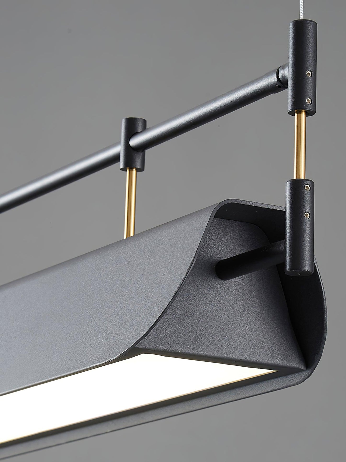 Elegant Dessau Chandelier - Modern Design with Adjustable Brightness