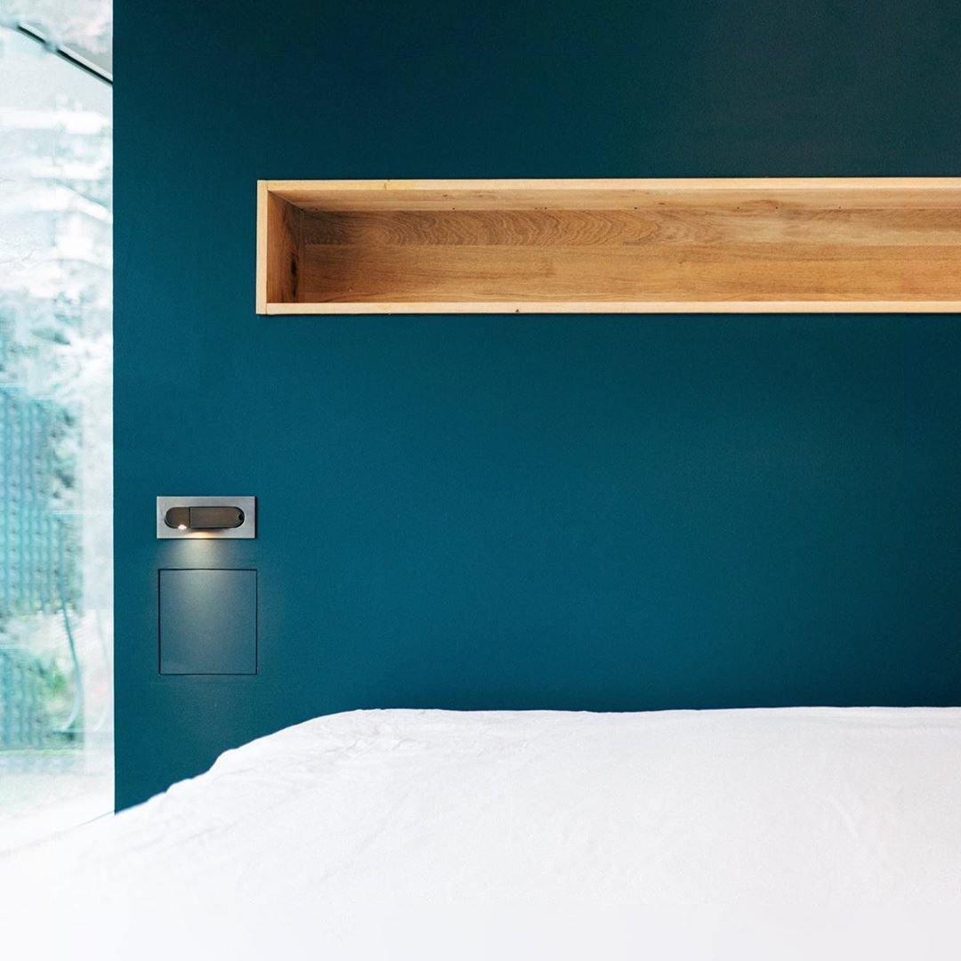 Sleek LED Bedside Reading Light with Adjustable Brightness and Touch C