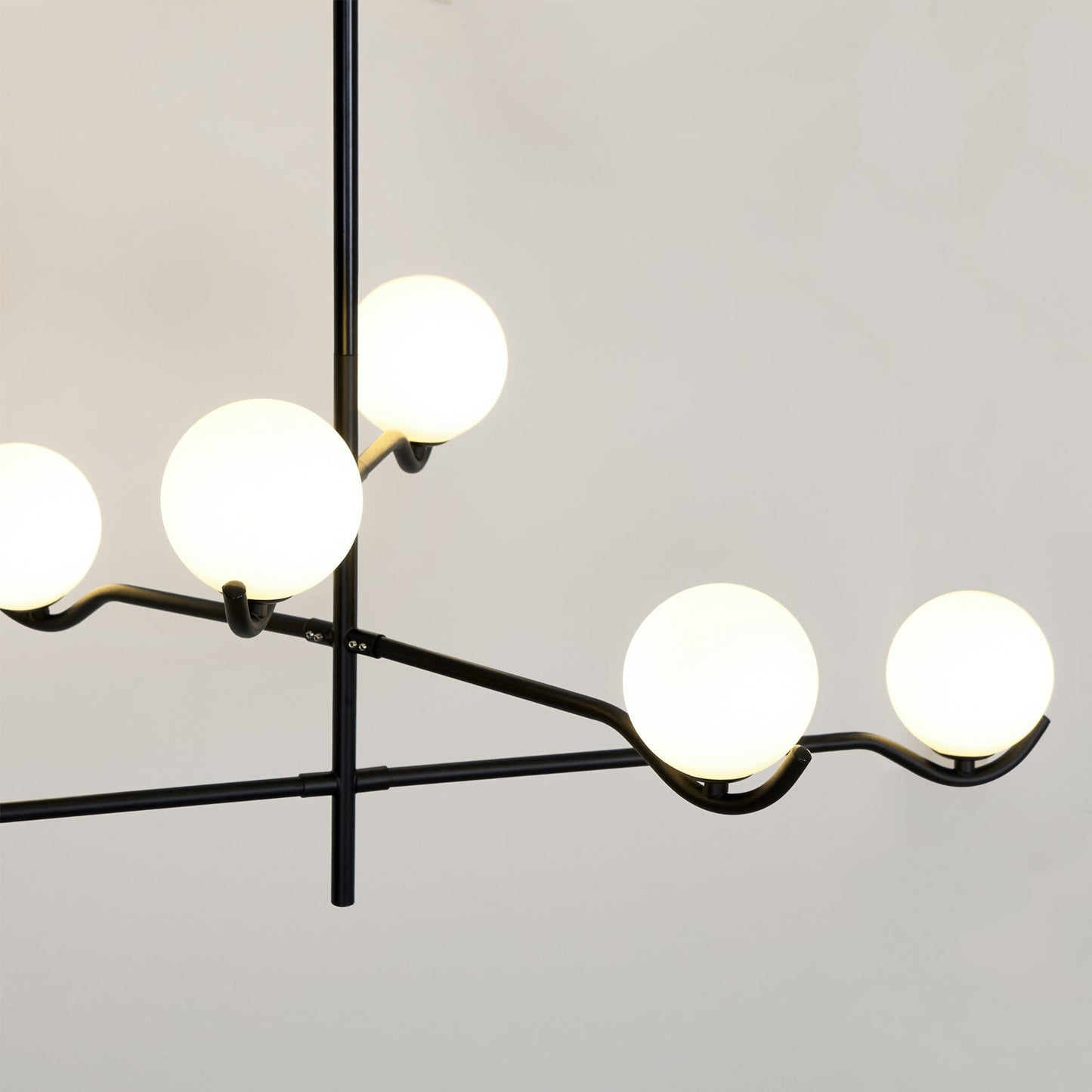 Doris Chandelier - Elegant Lighting Fixture with Adjustable Brightness