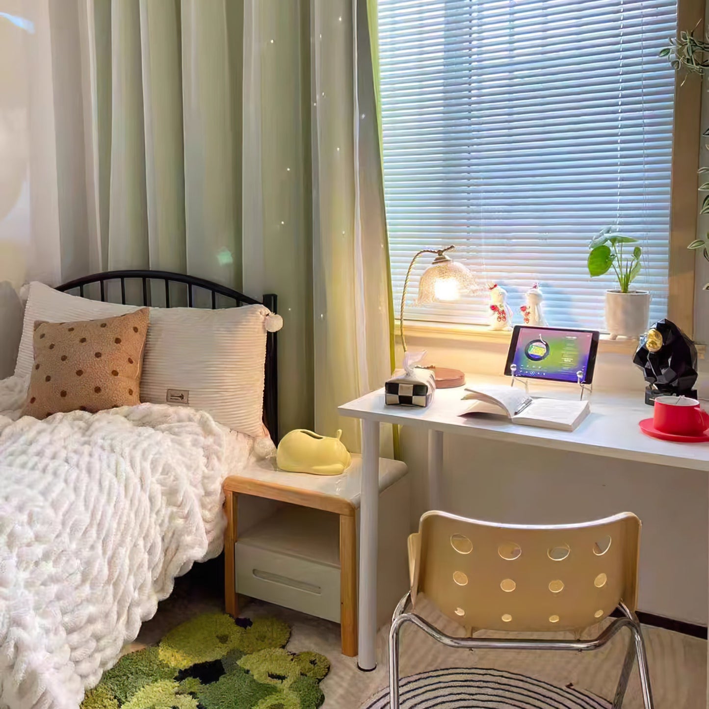 Dotty Table Lamp - Adjustable Brightness & Modern Design