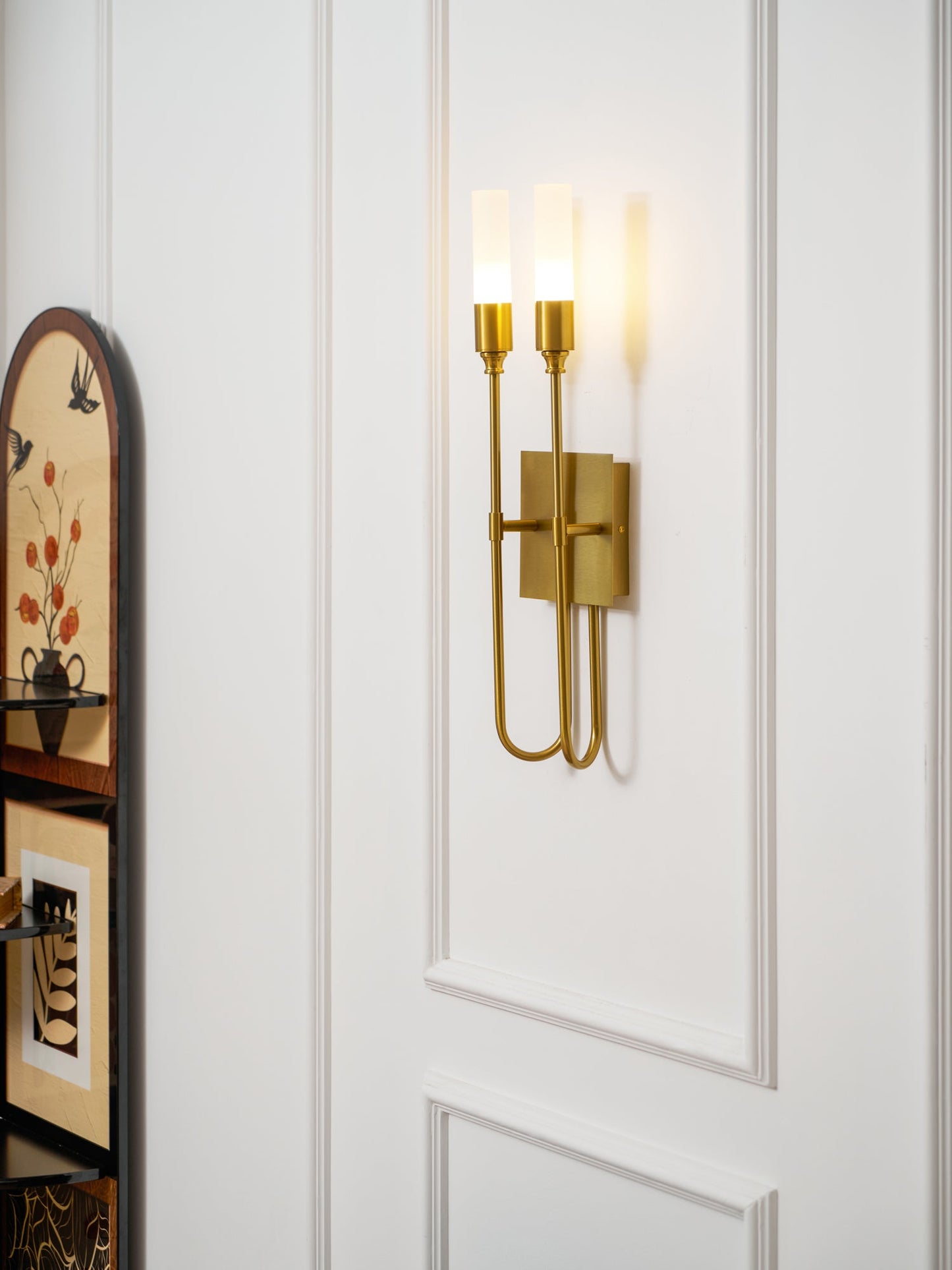 Double Arrow Wall Sconce - Adjustable Lighting & Modern Design