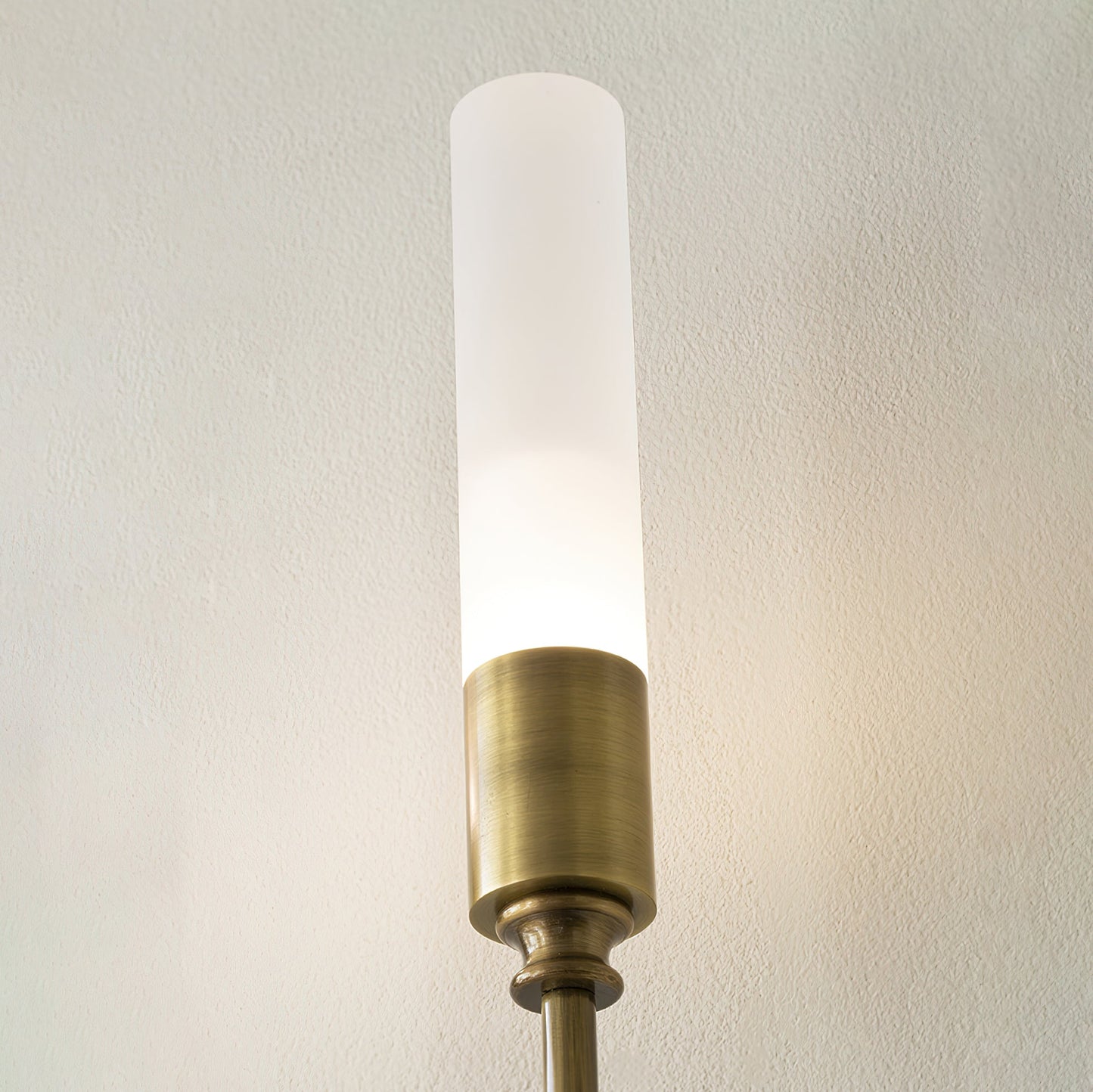 Double Arrow Wall Sconce - Adjustable Lighting & Modern Design