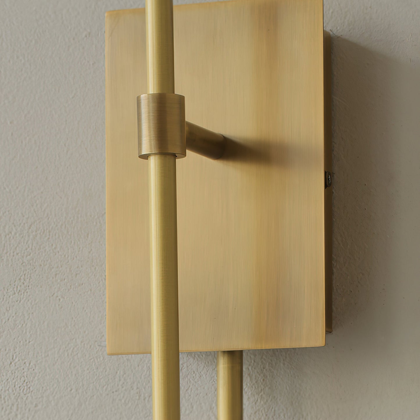 Double Arrow Wall Sconce - Adjustable Lighting & Modern Design