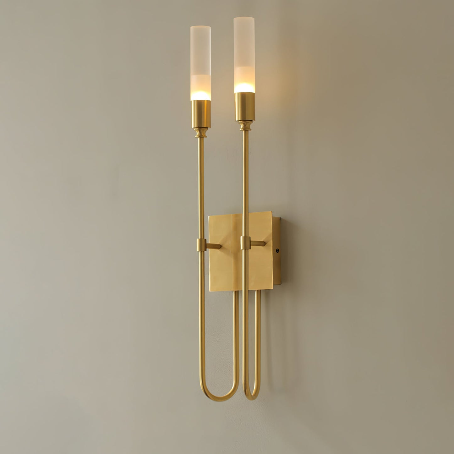 Double Arrow Wall Sconce - Adjustable Lighting & Modern Design