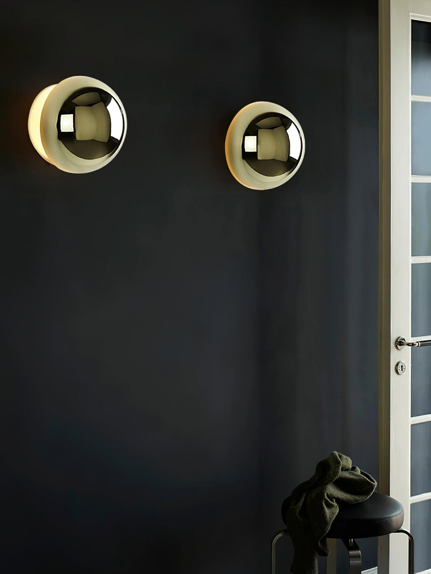 Aurum Sphere Wall Sconce - Elegant Design with Adjustable Brightness