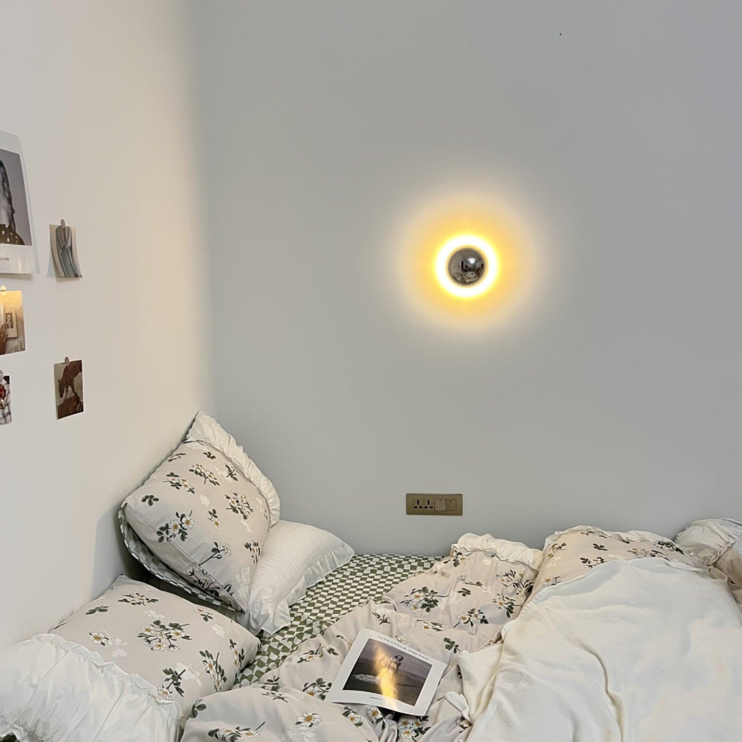 Aurum Sphere Wall Sconce - Elegant Design with Adjustable Brightness