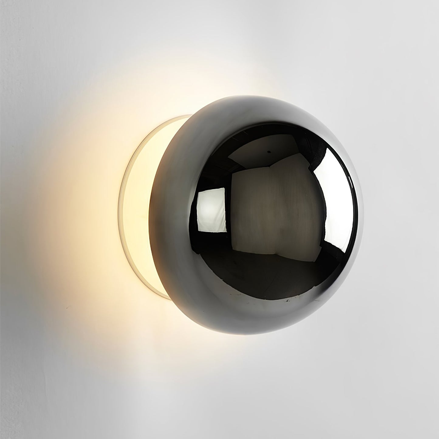 Aurum Sphere Wall Sconce - Elegant Design with Adjustable Brightness