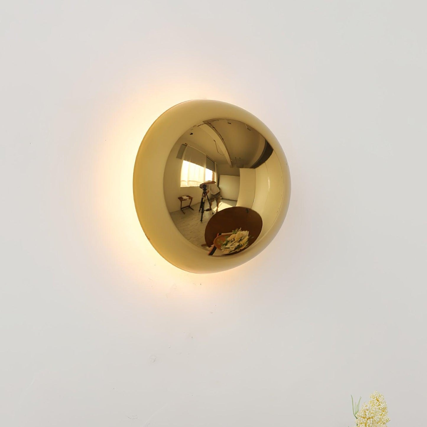 Aurum Sphere Wall Sconce - Elegant Design with Adjustable Brightness