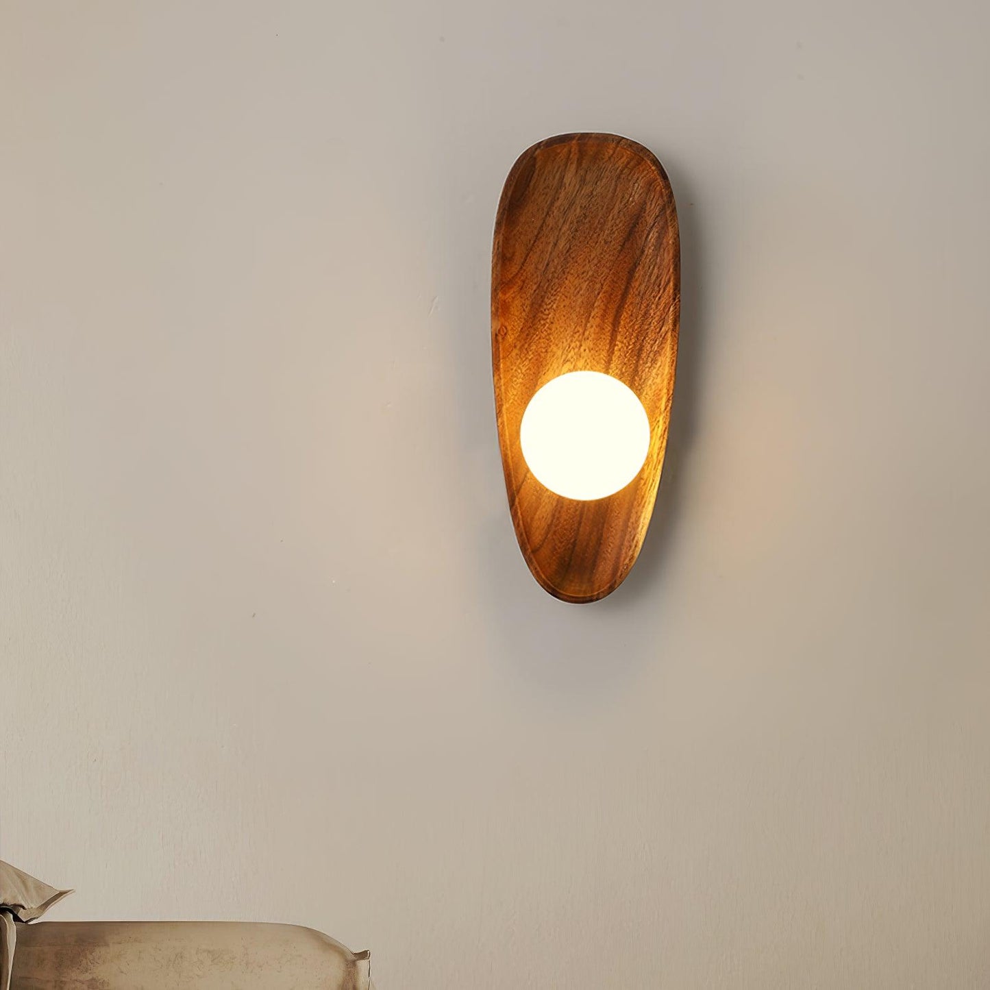 Eivor Wall Lamp - Adjustable Brightness & Modern Design
