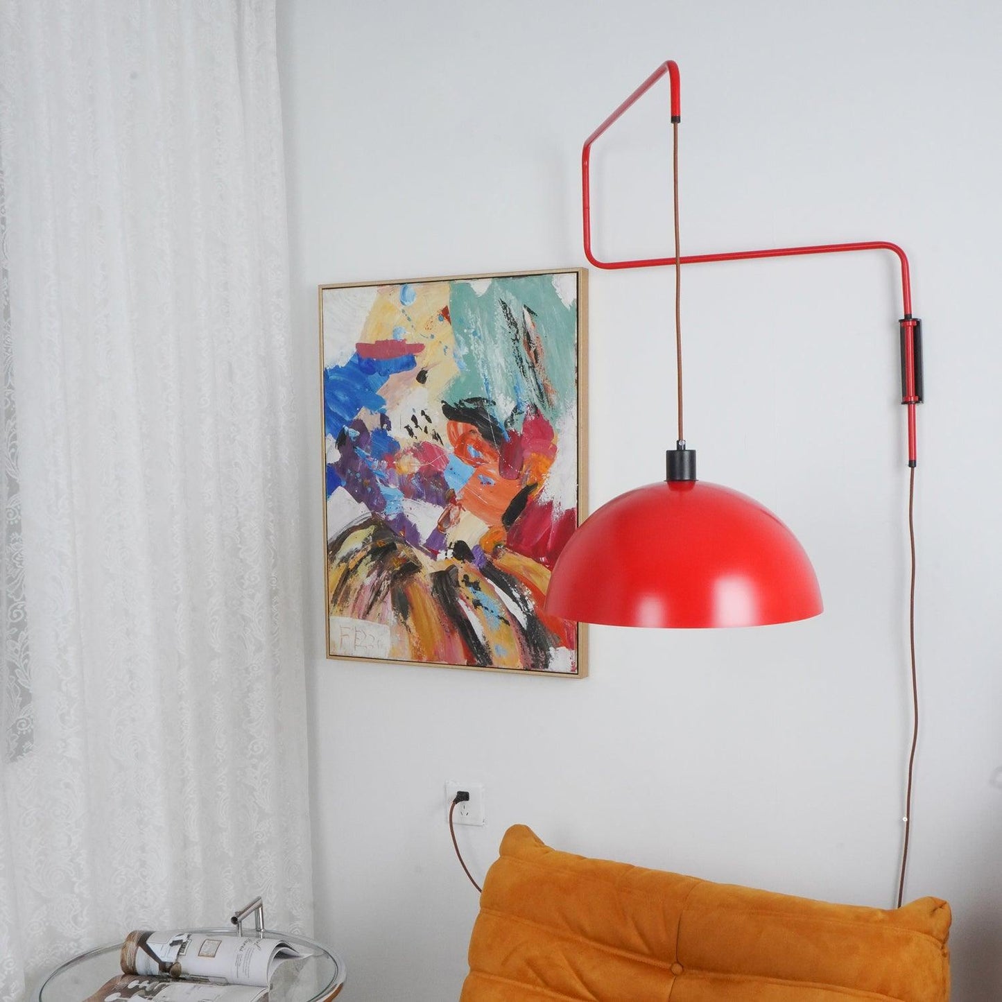 Elio Plug-In Wall Lamp with Adjustable Brightness and Modern Design
