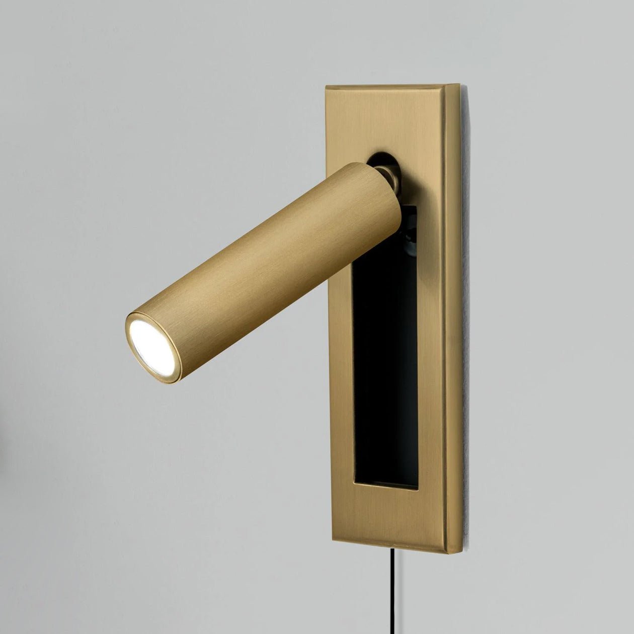 Embedded Bedside Plug-in Sconce with Dimmable Light & USB Charging