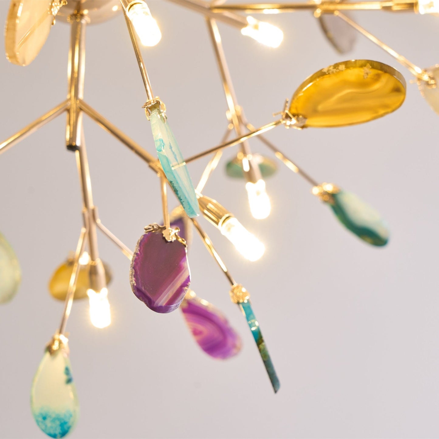 Elegant Agate Flake Chandelier with Adjustable Height & Soft Lighting