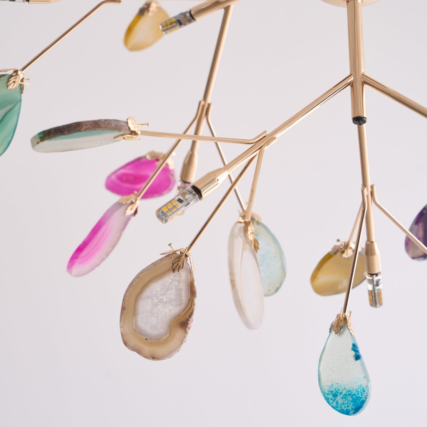 Elegant Agate Flake Chandelier with Adjustable Height & Soft Lighting