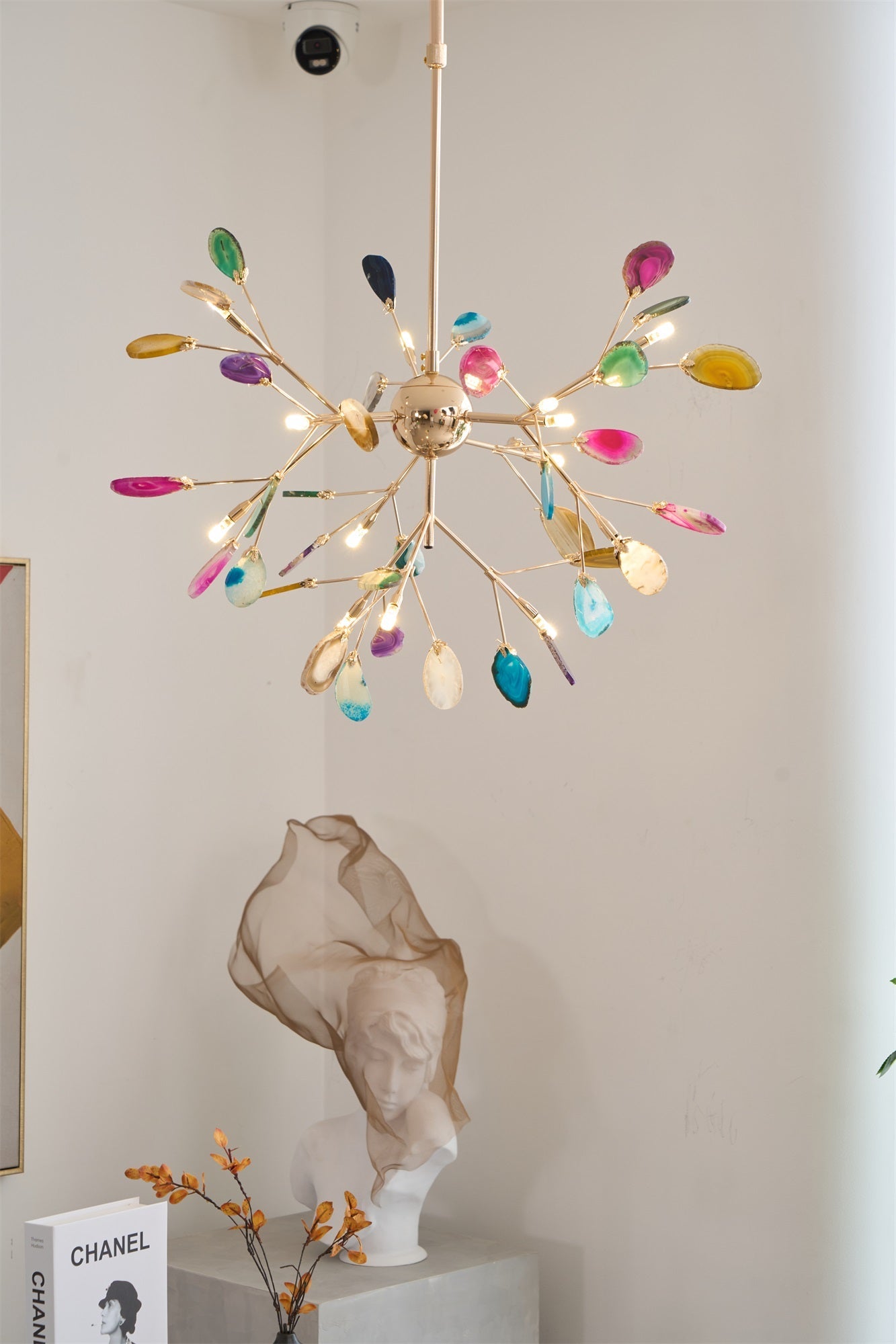 Elegant Agate Flake Chandelier with Adjustable Height & Soft Lighting