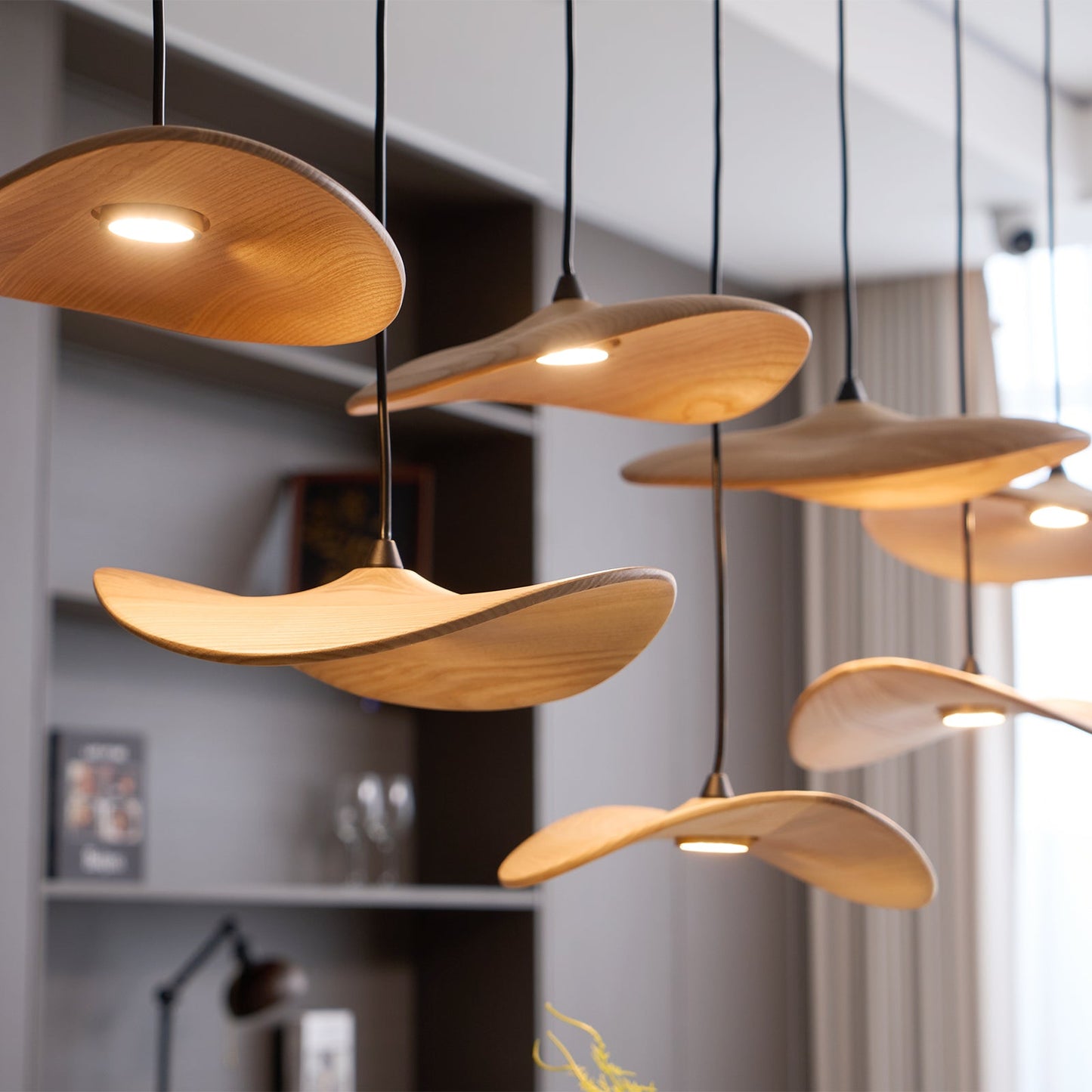 Modern Empty Leaf Chandelier - Elegant Design with Adjustable Height