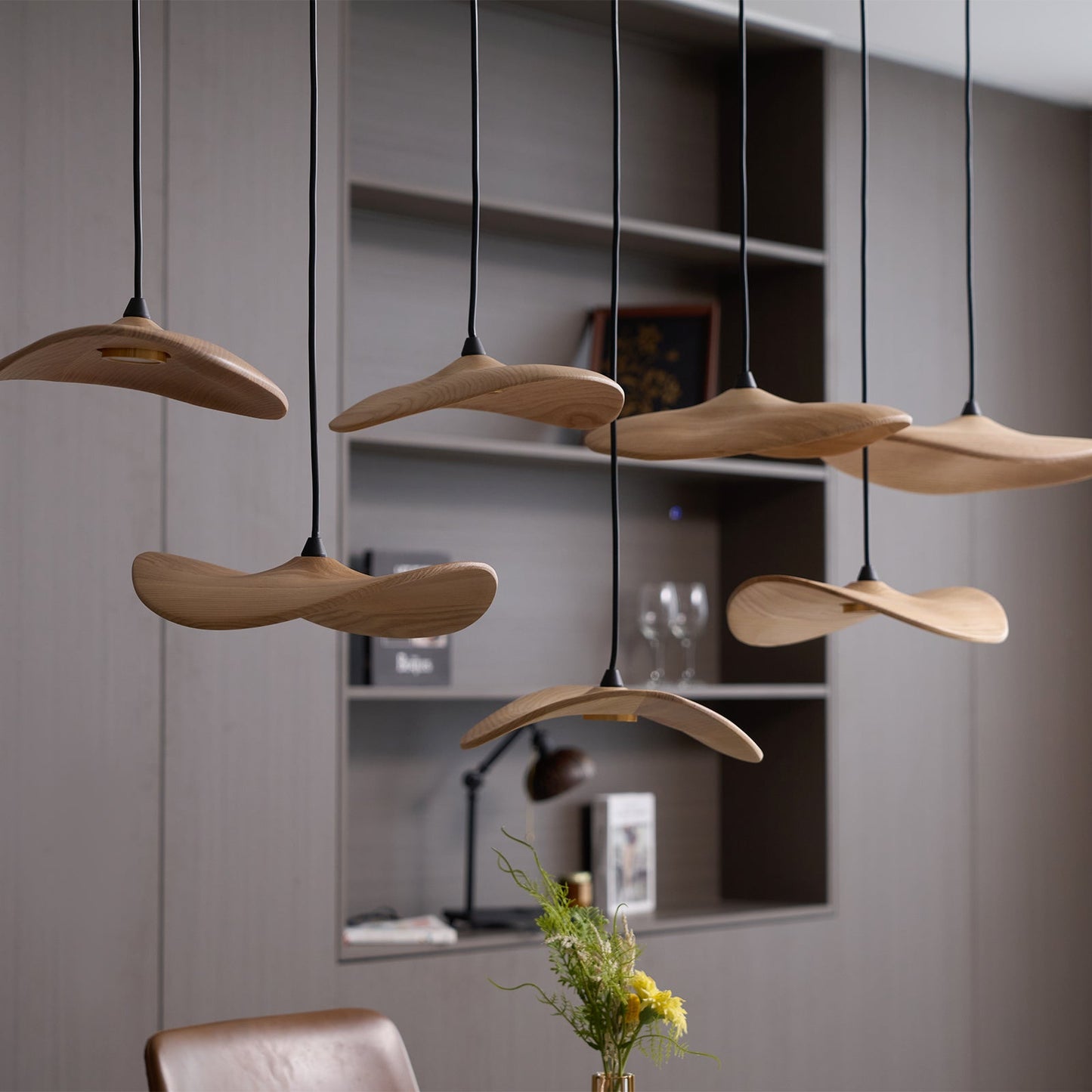 Modern Empty Leaf Chandelier - Elegant Design with Adjustable Height