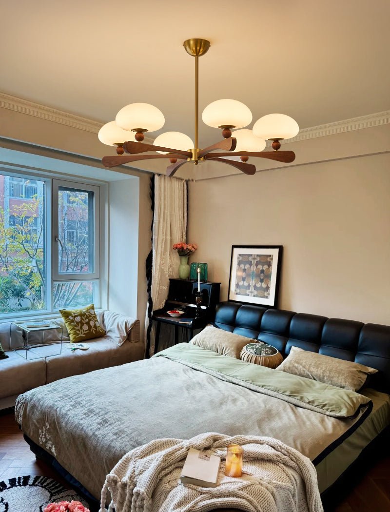 Evander Ray Chandelier - Elegant Lighting Fixture with Adjustable Heig