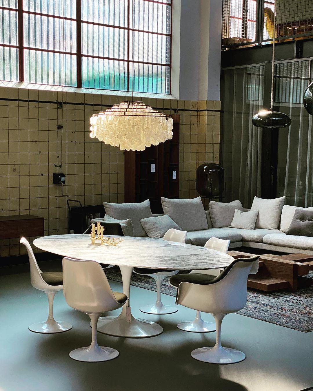 Elegant Round Shell Chandelier with Adjustable Height & Soft Lighting