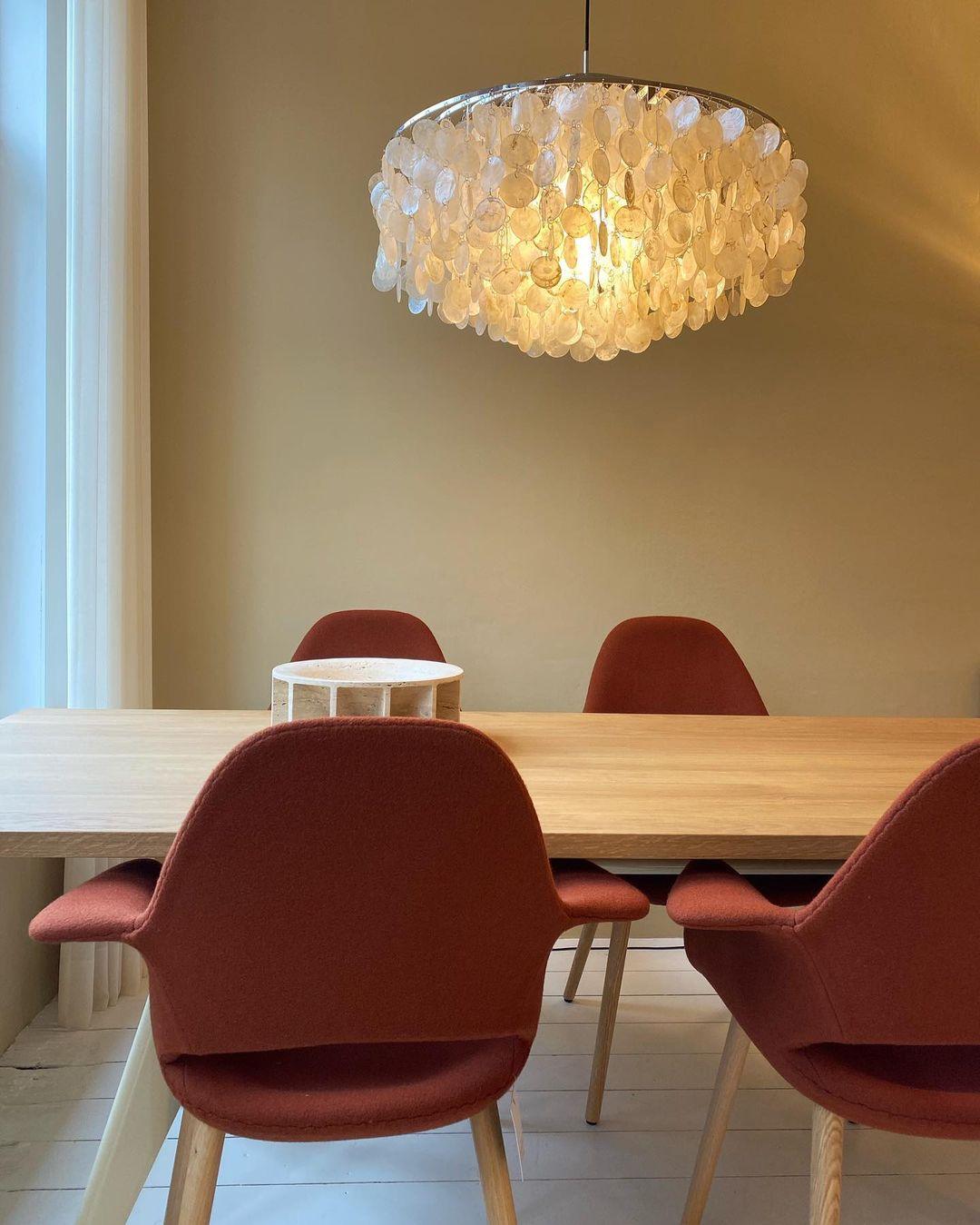 Elegant Round Shell Chandelier with Adjustable Height & Soft Lighting