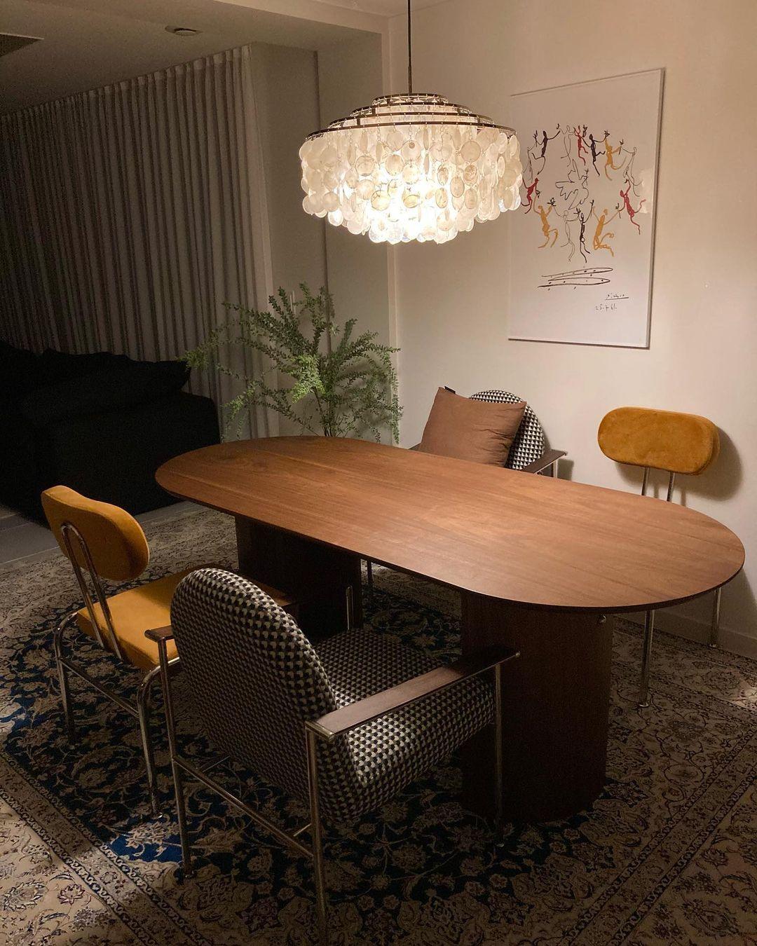 Elegant Round Shell Chandelier with Adjustable Height & Soft Lighting