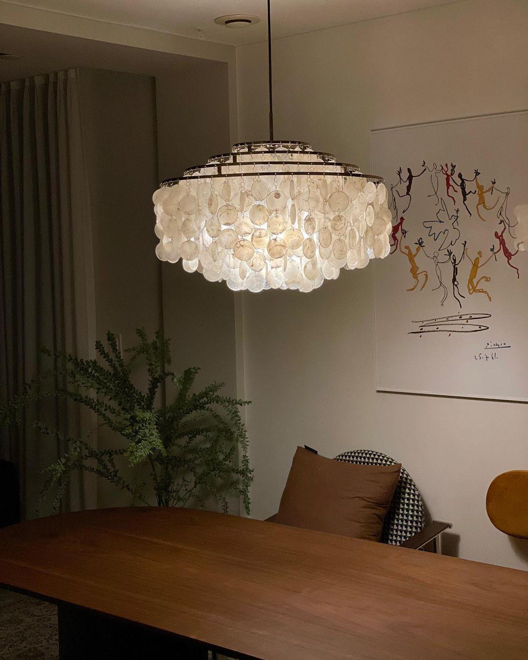 Elegant Round Shell Chandelier with Adjustable Height & Soft Lighting