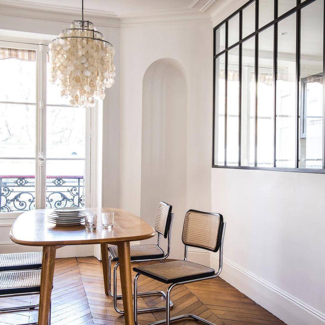 Elegant Round Shell Chandelier with Adjustable Height & Soft Lighting