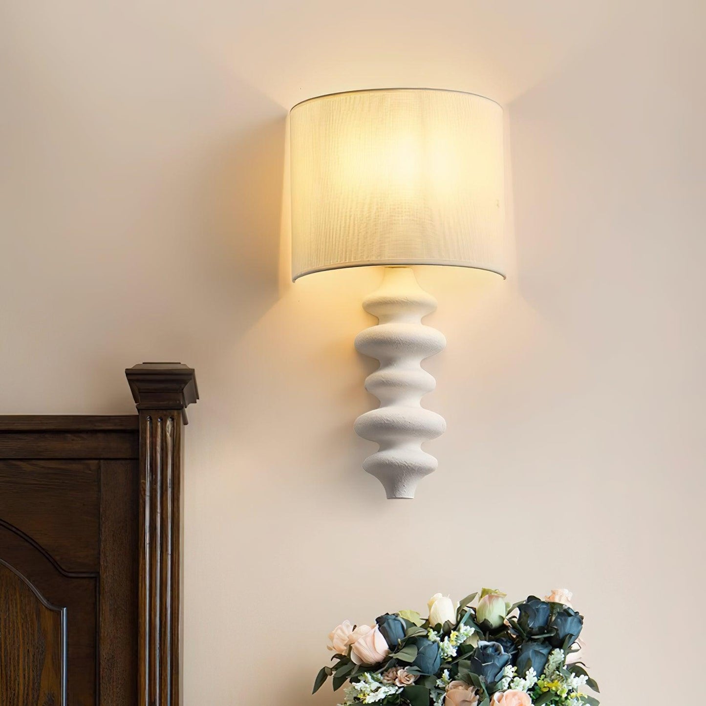 Fishbone Wall Sconce - Elegant Design with Adjustable Light Direction