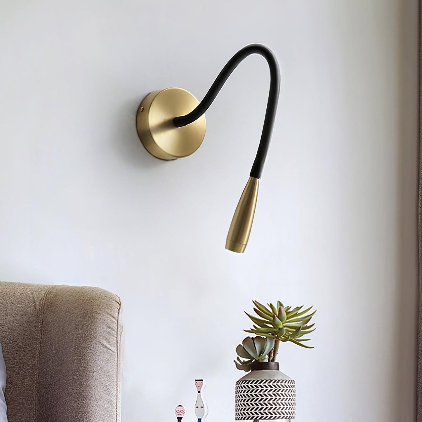Adjustable Flexi Hose Wall Light with Energy-Efficient LED and Modern