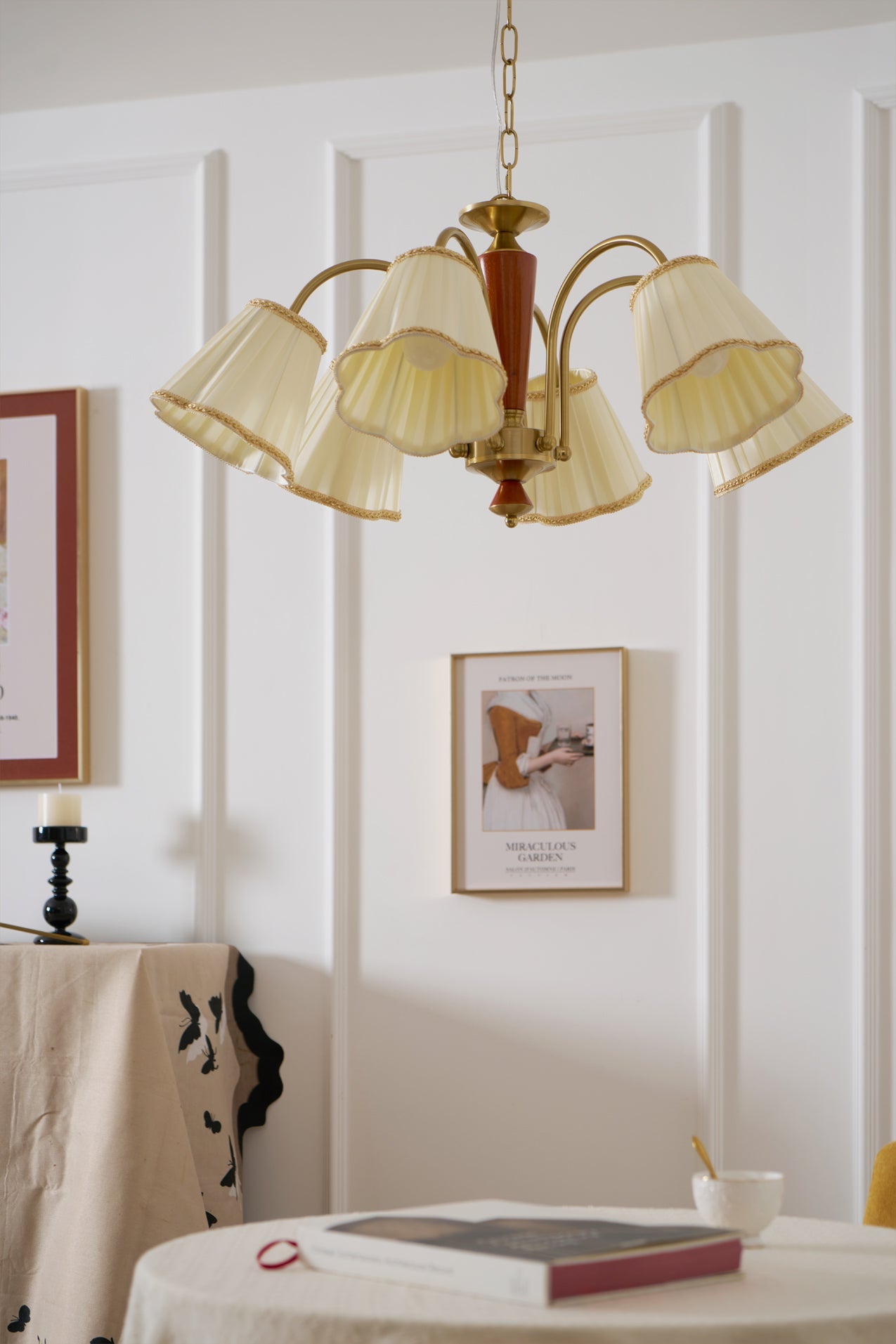 Bellora Bloom Crystal Chandelier - Elegant Design with Adjustable Heig