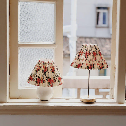 Flores Table Lamp - Adjustable Brightness & Modern Design