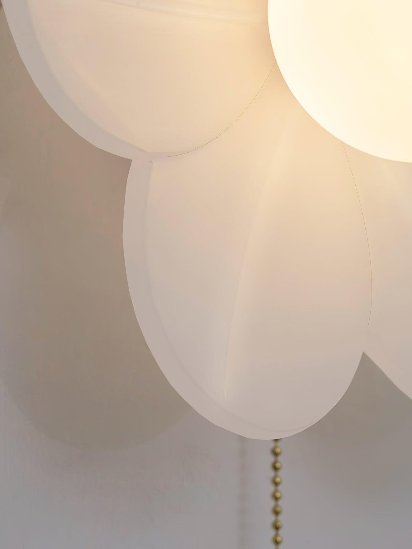 Elegant Flowers Wall Lamp with Soft LED Lighting and Adjustable Bright